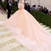 Busana Paling Ikonis Sepanjang Sejarah Met Gala! Ada Putri Diana