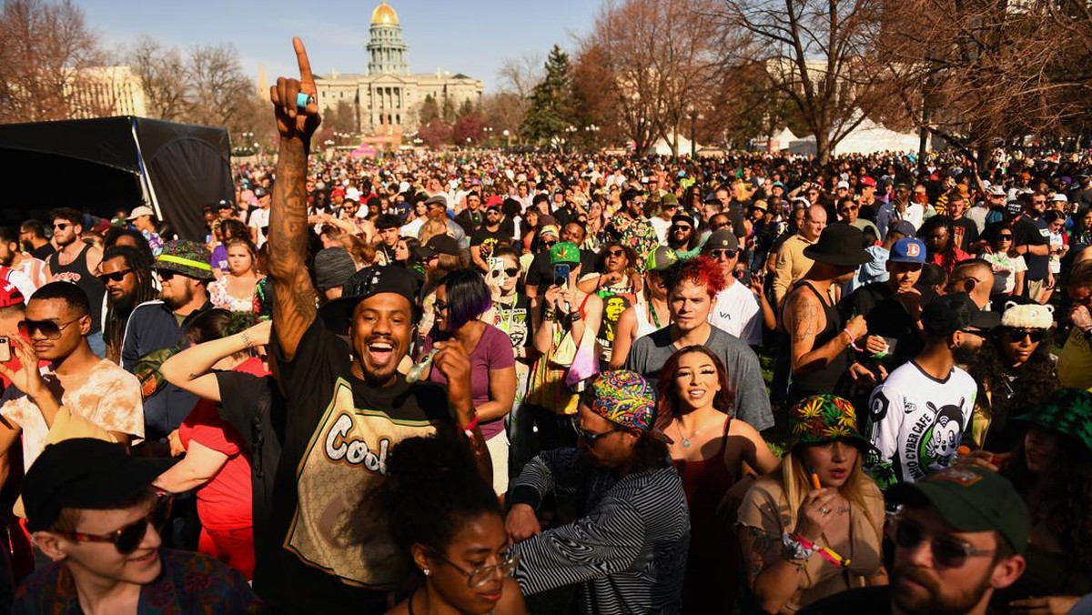 FOTO: Keriuhan 420, Festival Ganja Usai Dua Tahun 'Bungkam'