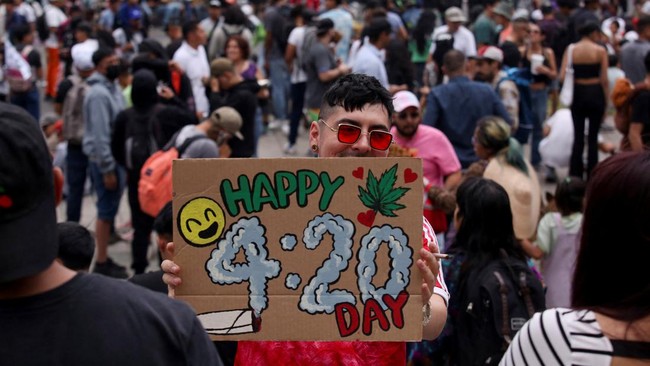 FOTO: Keriuhan 420, Festival Ganja Usai Dua Tahun 'Bungkam'