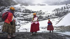 FOTO: Gletser di Pegunungan Charquini Bolivia Terancam Hilang