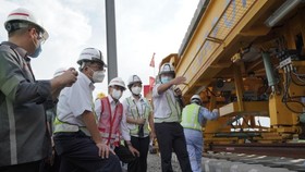 KCIC Mulai Pasang Rel Kereta Cepat, Ditargetkan Rampung Januari 2023