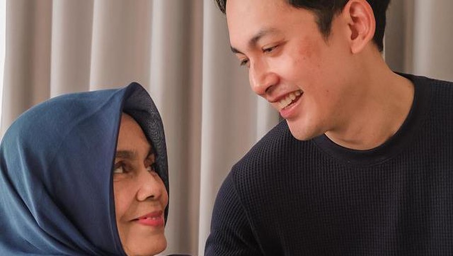 Kiki Farrel dan Ibunda