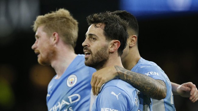 Berikut berita pilihan dari dunia olahraga mulai dari kemunculan petisi pencopotan ban kapten Harry Maguire hingga Manchester City ke puncak klasemen.