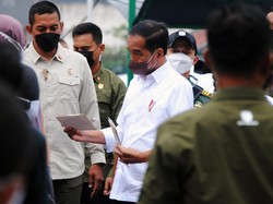Catat! Begini Cara Dapat THR dari Jokowi Rp 900 Ribu