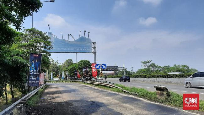 Korlantas Polri menjelaskan sudah menyiapkan rest area sementara di pintu keluar jalan tol mengantisipasi kemacetan rest area di jalan tol.