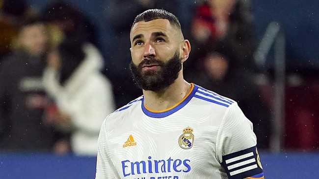 Striker Karim Benzema 'kena mental' setelah dua kali gagal penalti dalam waktu tujuh menit pada laga Osasuna vs Real Madrid, Kamis (21/4) dini hari WIB.