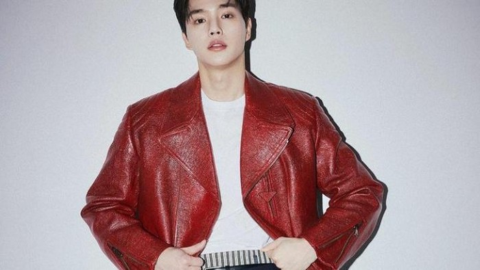 img-title Kerap Tampil Menawan dan Glowing, Song Kang Ungkap Rutinitas Skincare yang Mudah Ditiru