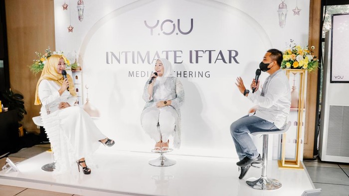 Tampil Glowing di Ramadan Bersama Y.O.U Beauty dan Berbagi dengan Sesama Lewat Kampanye 'WouldYOULoveYou'