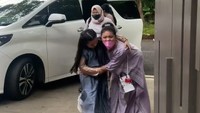 <p>Putri dari pasangan Anang Hermansyah-Ashanty dan Raul Lemos-Krisdayanti ini terlihat bersahabat. (Foto: TikTok @ashantyhermansyah)<br /><br /><br /></p>