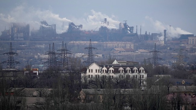 Presiden Vladimir Putin memerintahkan pengepungan di area Azovstal Ukraina sekaligus mengumumkan kemenangan Rusia di Mariupol.