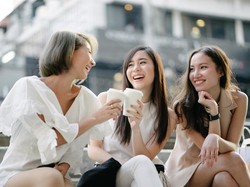 Ternyata Kita Memang Dapat Merasakan Vibe Orang Lain, Ini Penjelasan Ilmiahnya
