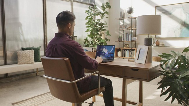 Dell Latitude seri 5000 diklaim memiliki bahan-bahan yang ramah lingkungan, seperti bioplastik berbahan dasar pohon hingga serat karbon yang direklamasi.