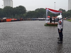 Kapolri Pimpin Apel Pasukan Operasi Ketupat 2022 di Monas