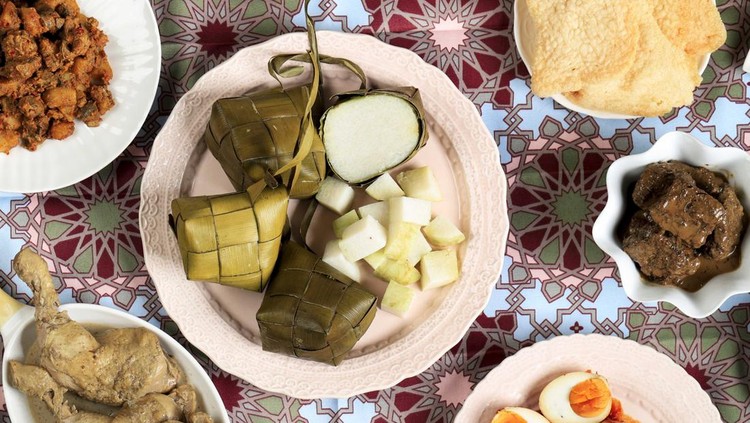 Ketupat Lebaran. Traditional Celebratory Dish of Rice Cake or Ketupat with Various Side Dishes, Popular Served During Eid Celebrations.