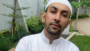 img-title Maruef Ashary Jelaskan Soal Video Dirinya Ajarkan Salat Anak Celine Evangelista