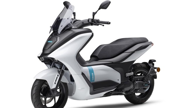 Yamaha E01 adalah motor listrik yang didesain setara skuter 125 cc.