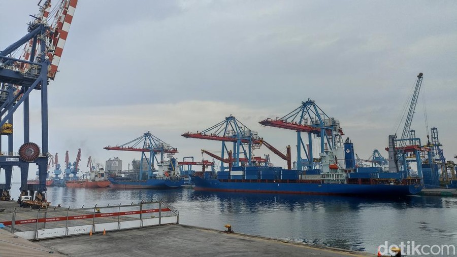 Kepala Otoritas Pelabuhan Tanjung Priok Wisnu Handoko