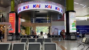 SYARAT UMUM NAIK KERETA API JARAK JAUH