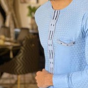 Ide Hampers Buat Pasangan, Pilihan Baju Koko Motif Kain Tradisional Indonesia yang Stylish!