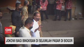 VIDEO: Jokowi Bagi Bingkisan di Sejumlah Pasar di Bogor