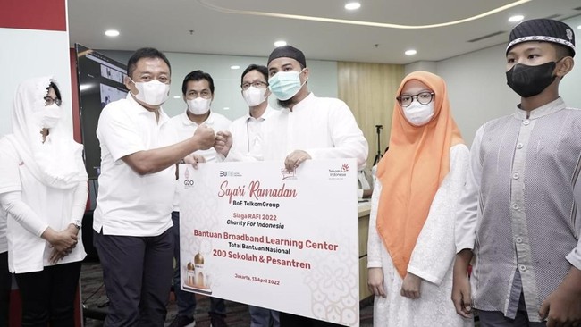 Tahun ini, kegiatan TelkomGroup Siaga RAFI diselenggarakan Telkom dengan mengusung tema 'Raihlah Keberkahan dengan Akhlak yang Mulia'.