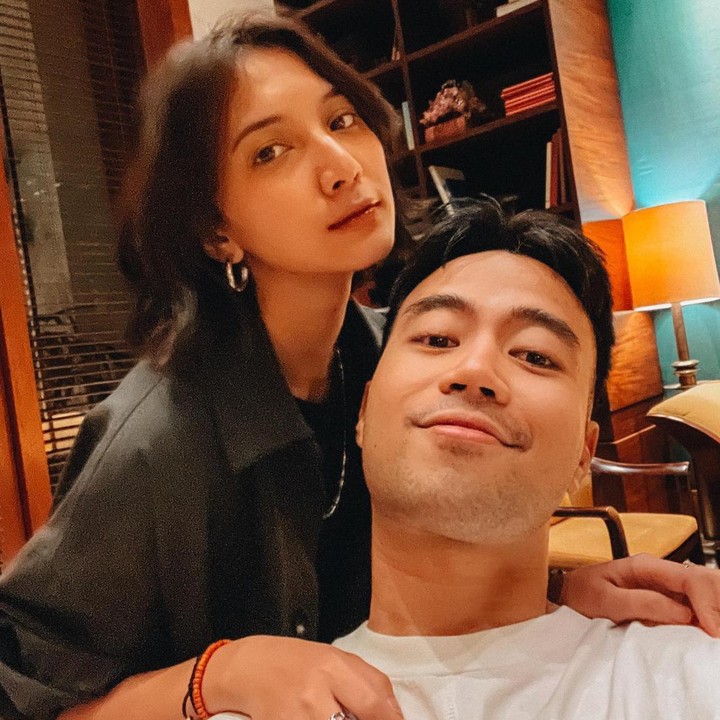 <p>Setelah menikah, Vidi juga sempat membawa Sheila Dara ke restoran langganan mereka ketika masih berpacaran. (Foto: Instagram @vidialdiano)</p>