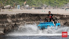 Sensasi Offroad Gumuk Pasir Parangkusumo dan Susur Pantai Yogya
