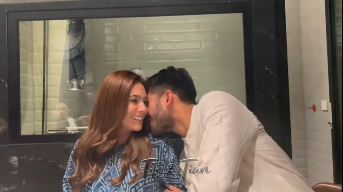 Momen Wulan Guritno kenalkan Sabda Ahessa ke geng artis