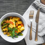 Memicu Asam Lambung, Sebaiknya 5 Makanan Khas Lebaran Ini Kamu Makan Sedikit Saja!