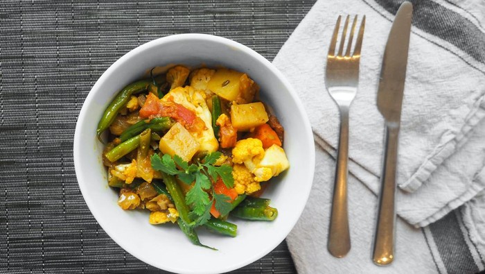 Memicu Asam Lambung, Sebaiknya 5 Makanan Khas Lebaran Ini Kamu Makan Sedikit Saja!