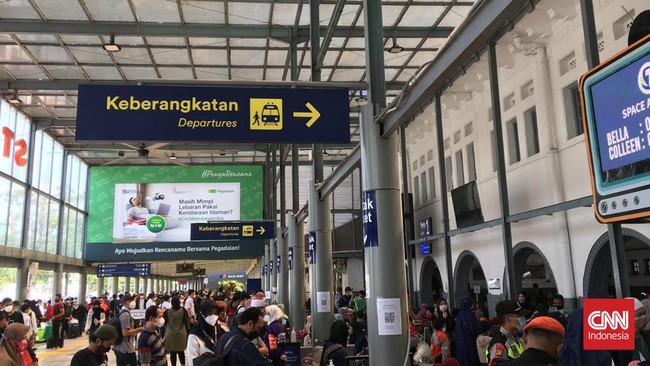 Per Selasa pagi ttingkat penjualan tiket kereta untuk keberangkatan Rabu (27/4)-Minggu (1/5) sudah mencapai 95 persen.