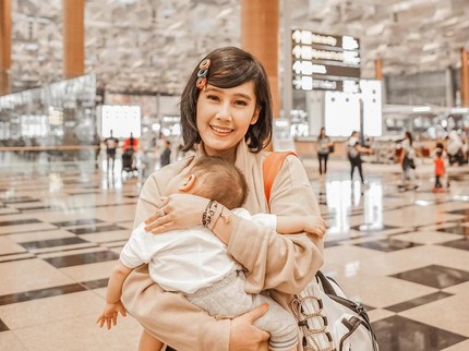 Baby Awan Mulai Senang Menggigit Puting, Ardina Rasti Jadi Deg-degan saat Menyusui