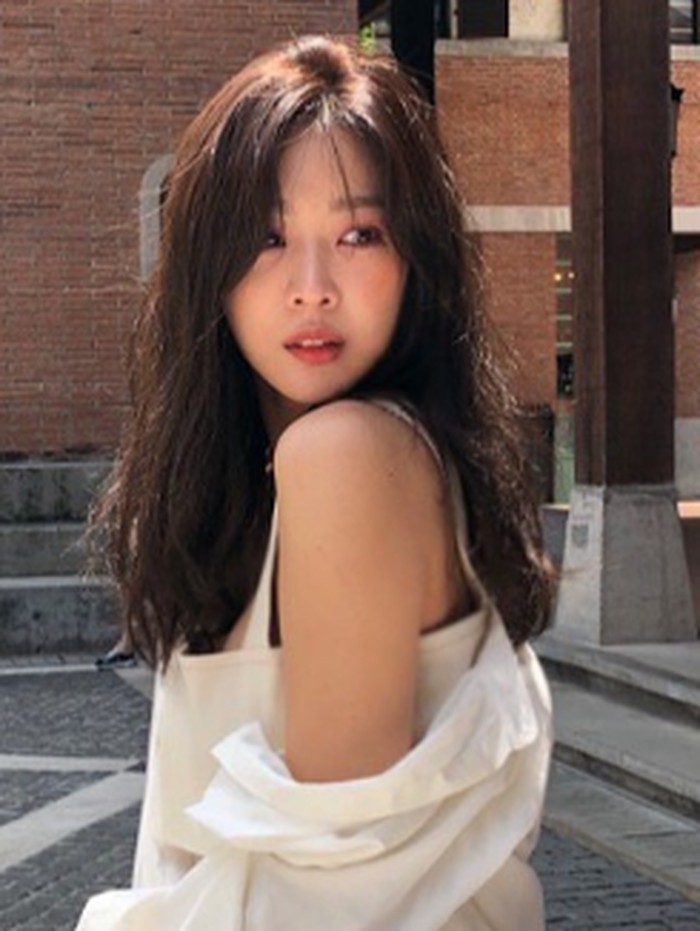Jo Bo Ah lahir pada tanggal 22 Agustus 1991. Ia memulai debut aktingnya di tahun 2011 lewat drama I Live in Cheongdam-Dong./ foto: instagram.com/xxadoraa