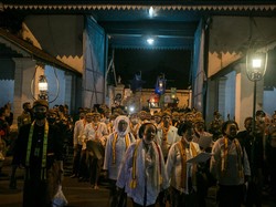 Keraton Solo Adakan Kirab Bawa Seribu Tumpeng Dan Pawai Lampu