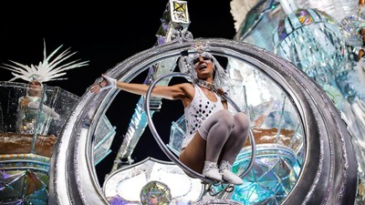 FOTO: Meriah Gelaran Karnaval Pertama Brasil Sejak Pandemi Covid