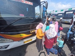 Cerita Warga di Terminal Bekasi Pilih Mudik Dini demi Hindari Macet
