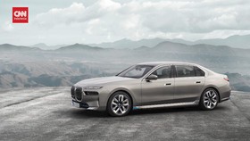 VIDEO: BMW Rilis Sedan Listrik Mewah i7
