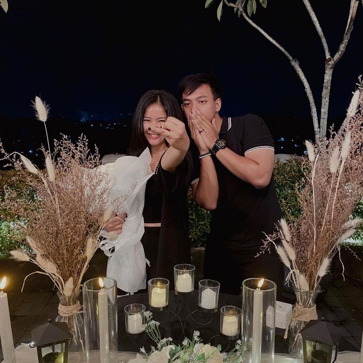 <p>Adinda Azani dan Armand Zachary ternyata merupakan sahabat lama. Mereka telah menjalin persahabatan sejak usia 14 taun. Kisah cinta mereka terjalin bak di FTV, nih. (Foto: dok. Instagram @dindazani)</p>