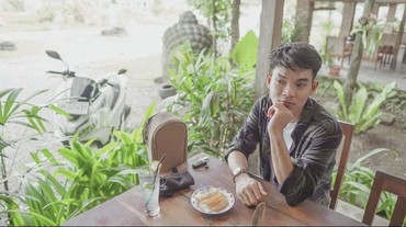 img-title Lirik Lagu Cinta Nano Nano - Tri Suaka