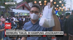 VIDEO: Berburu Takjil di Kampung Jogokariyan