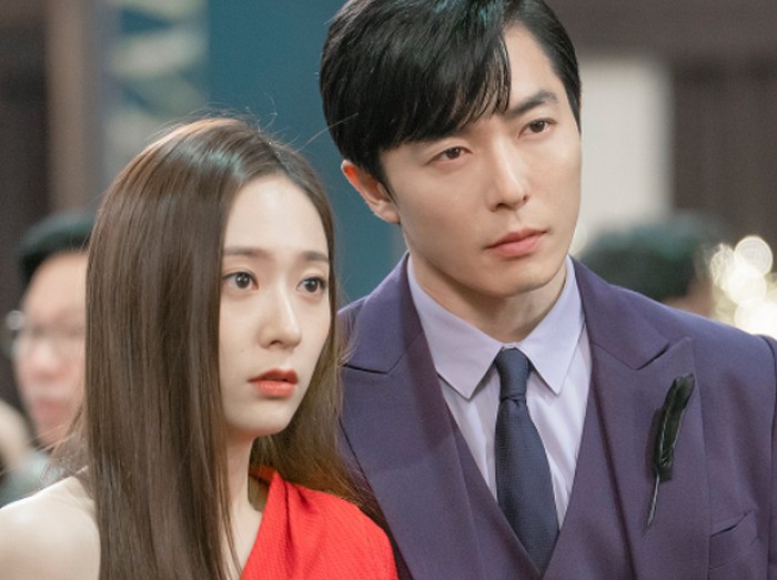 Dalam drama tersebut, Krystal Jung memerankan tokoh Lee Shin Ah, sedangkan Kim Jae Wook memerankan tokoh Noh Go Jin./ foto: KBS drama