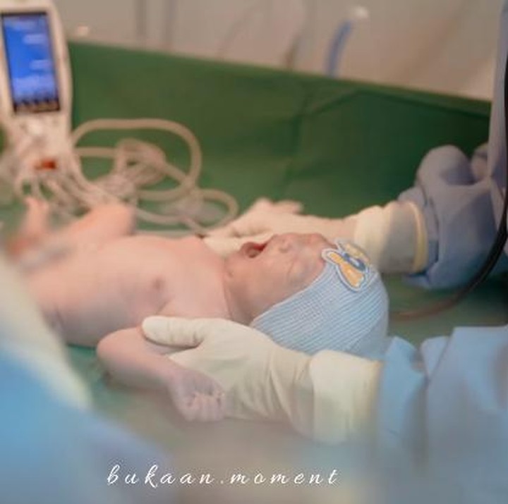 <p>Bagi menggemaskan tersebut diberi nama Jourell Kenzie Danuarta. (Foto: Instagram @rogerojey @jourellkenziedanuarta)</p>