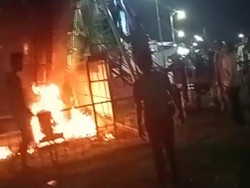Heboh Kebakaran di Wahana Perahu Kora-kora Pasar Malam Tuban