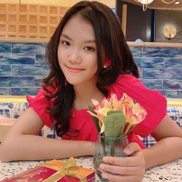 8 Potret Kirana, Putri Cantik Andika Kangen Band yang Jarang Tersorot