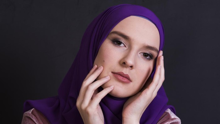 4 Tema Makeup untuk Tampil Glowing di Hari Lebaran