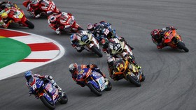8 Pembalap Terlibat Kecelakaan, Moto2 Portugal Red Flag