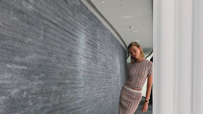 Kasual hingga Classy, Intip Gaya Para Supermodel yang Bisa Jadi Referensi untuk Office Look