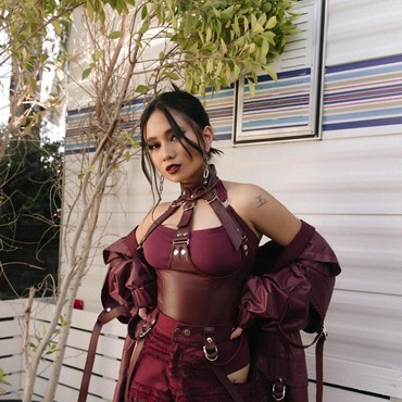 Lirik Terjemahan dan Makna Lagu NIKI 'High School in Jakarta'