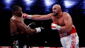 Duel Tyson Fury vs Mike Tyson Sempat Nyaris Terjadi