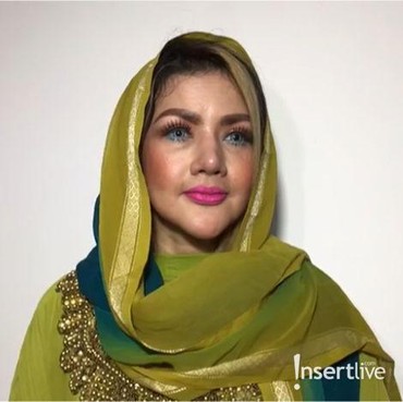 7 Penampilan Barbie Kumalasari Pakai Hijab & Kaftan Seharga Rp10 Juta